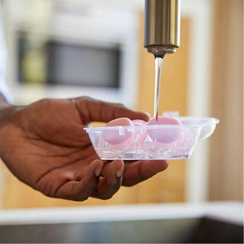 2 бр. ортодонтични залъгалки Philips AVENT SCF080/17 Ultra Air Happy 0-6м с декорация Ябълка и Круша в кутия за стерилизиране