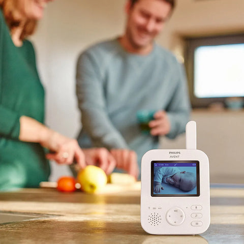 Дигитален видео бебефон Philips AVENT Advanced SCD881/26 с 2,8-инчов цветен екран, 2 x Zoom, нощно виждане, двустранна звукова комуникация, 6 нежни мелодии, цвят Coral/Cream